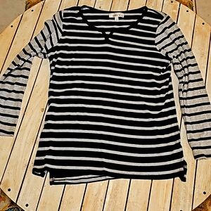 💥4 for $25💥women's 2xl long sleeve Derek T Shirt